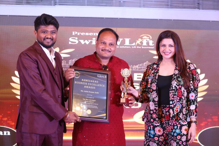 Bhagyashree Patwardhan Dassani at swiftnlift awards
