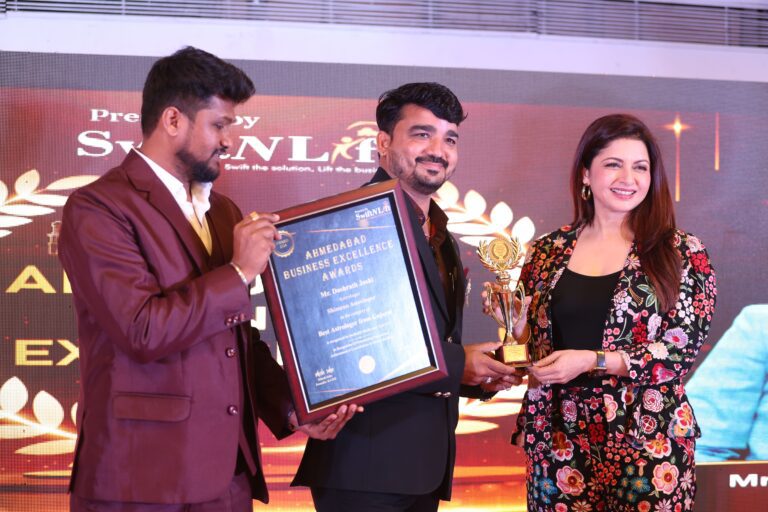Bhagyashree Patwardhan Dassani at swiftnlift awards