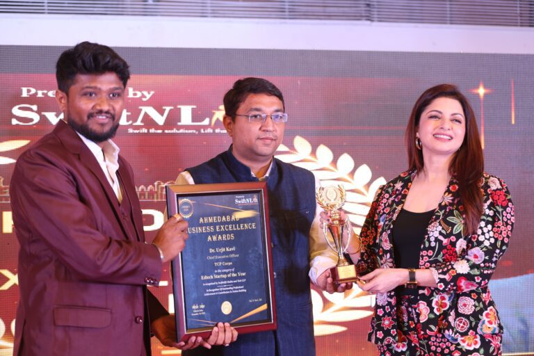 Bhagyashree Patwardhan Dassani at swiftnlift awards