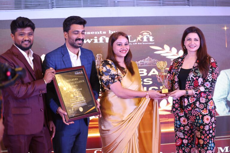 Bhagyashree Patwardhan Dassani at swiftnlift awards