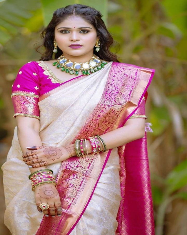 akshaya deodhar